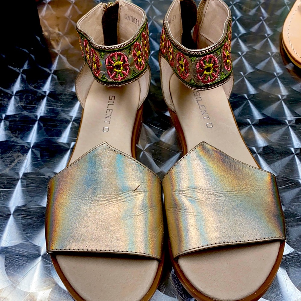 Silent D Gathering Sandals